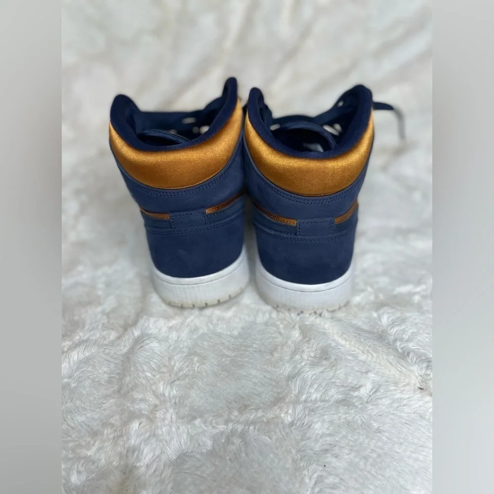 Air Jordan 1 Mid SE 